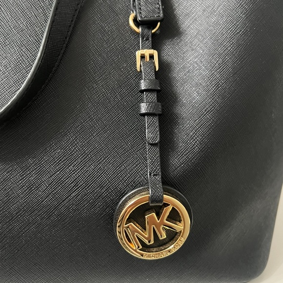 Michael Kors tote - Picture 8 of 15